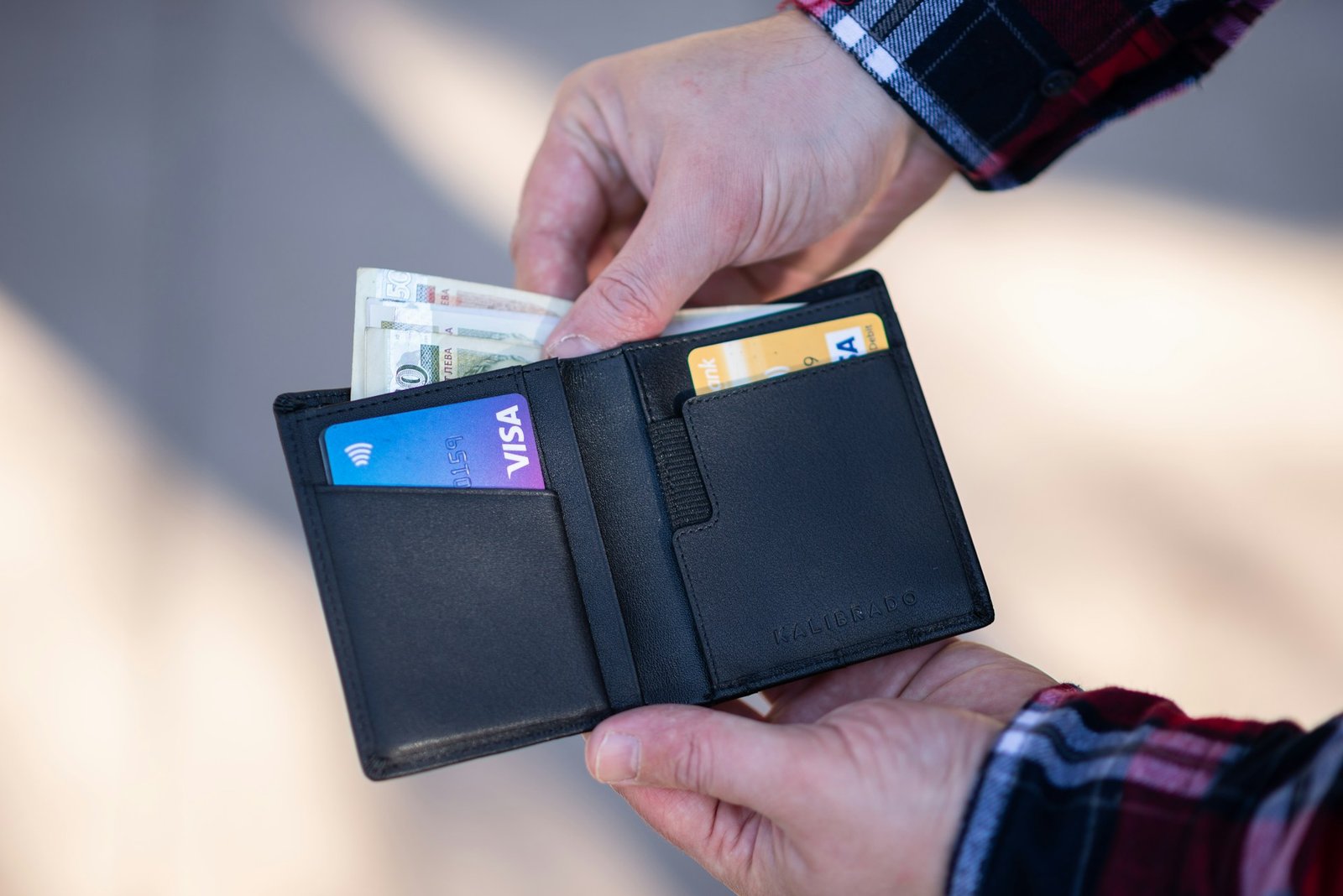 Minimal wallet and everyday carry essentials